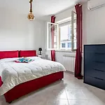 Cagliari Flat: Near The Station With Balcony!