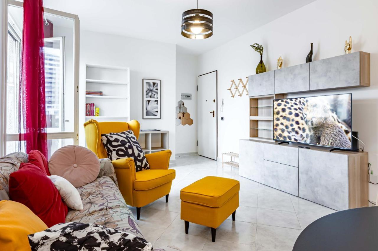 Flat: Near The Station With Balcony! *