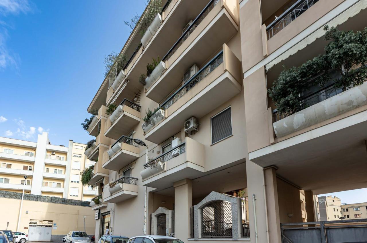 Flat: Near The Station With Balcony!